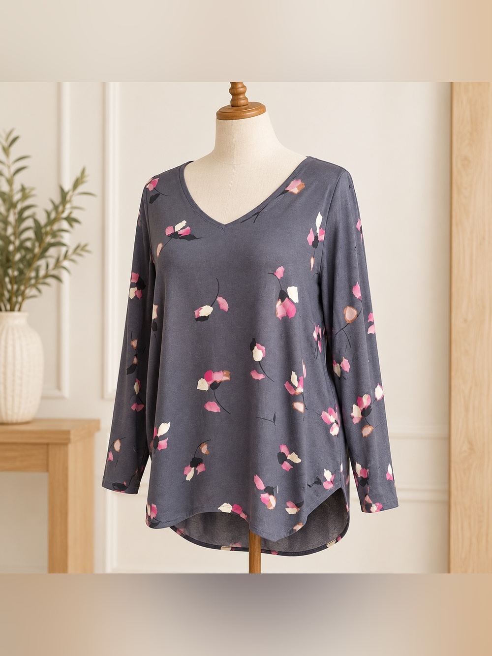 Junarose Womens 18 Gray Pink Floral V Neck Long Sleeve Hi Low Tunic NWT